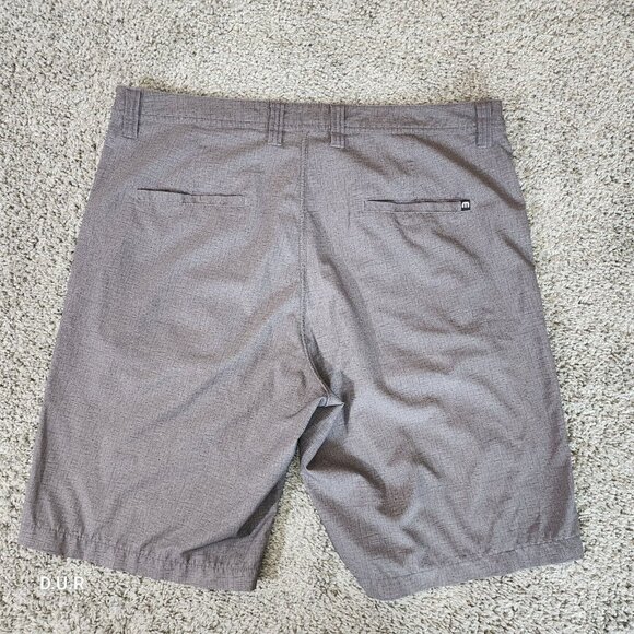 Travis Mathew Golf Shorts Mens 36X10 Gray Flat Front Lightweight Stretch‎ Casual - Picture 6 of 11